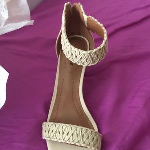 2 inch tan heals